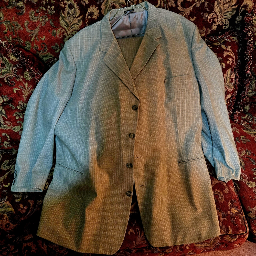 MENS BIG AND TALL 4 BUTTON SUIT